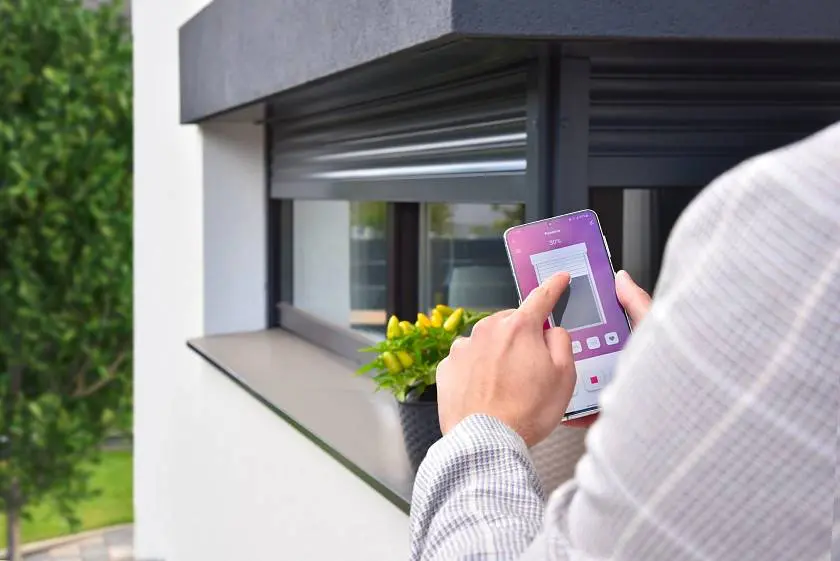 До конца весны монтаж роллет с системой автоматики ALUTECH Smart бесплатно До конца весны монтаж роллет с системой автоматики ALUTECH Smart бесплатно